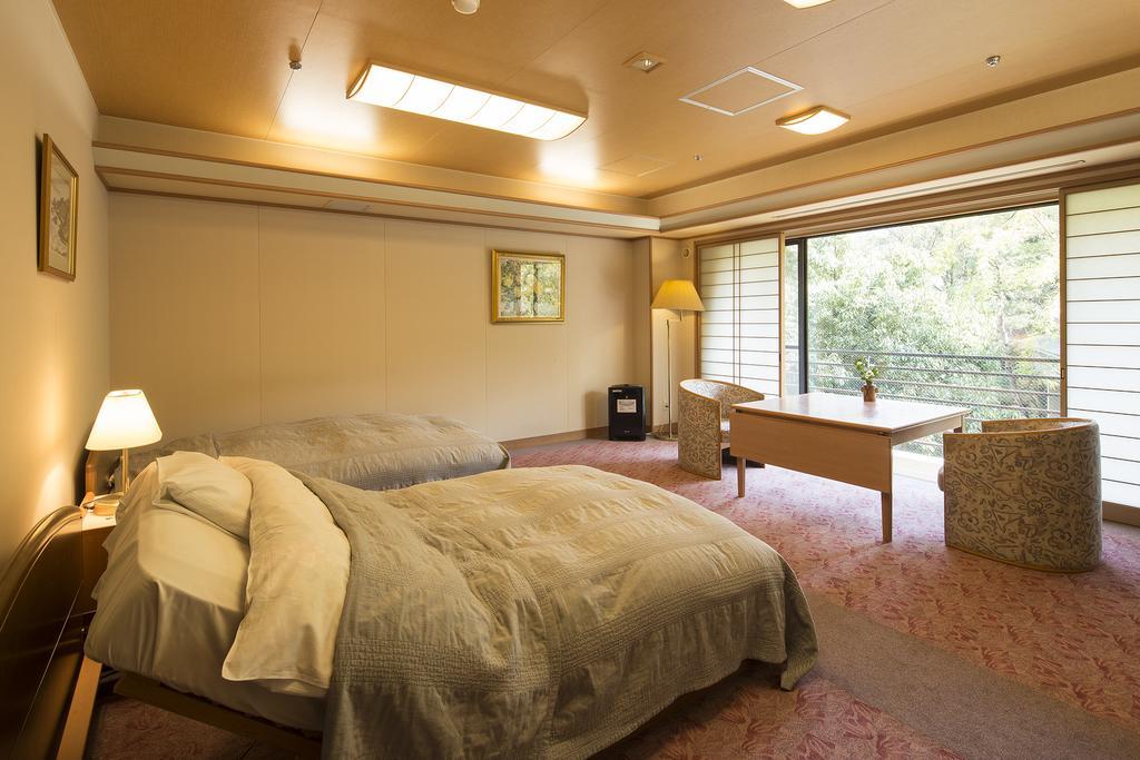 Kasenkyo Izutsuya Hotell Shin'onsen Rum bild